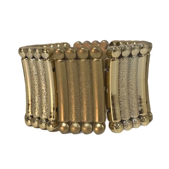 Costume Jewelry Stretch Bracelet Alternating Shiny and Matte Gold 1.5” Wide - Picture 2 of 6